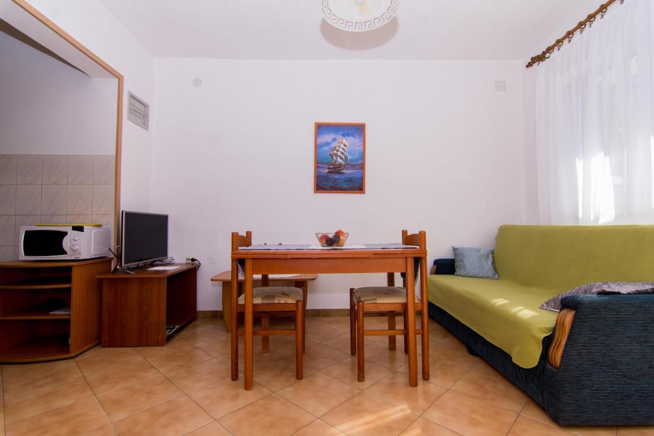 Holidays Apartments Slanada With Terrace And Sea View, Near The Beach & Town Trogir, Free Parking, Quiet Place On Peninsula Ciovo Exterior foto